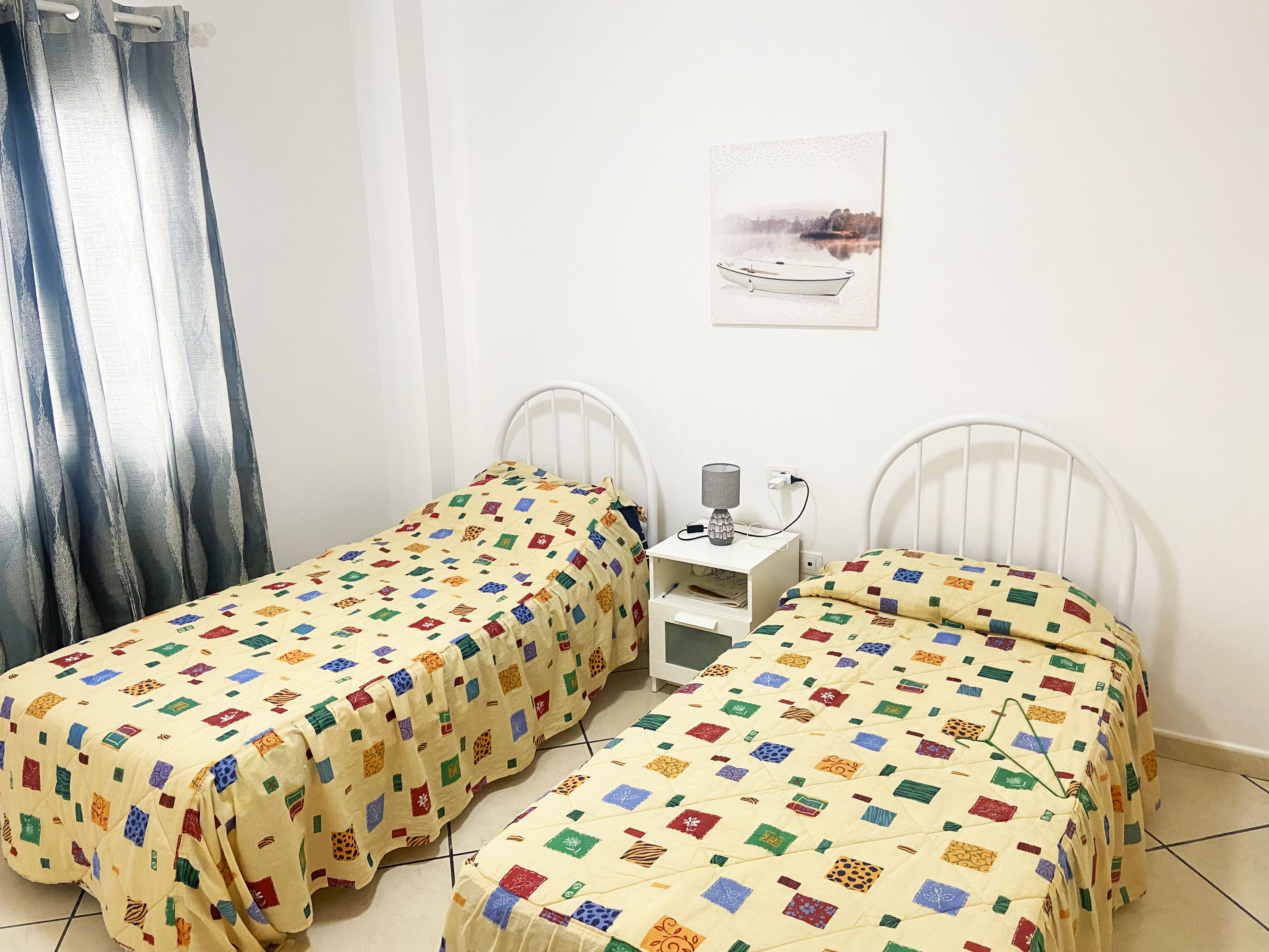 Prima camera da letto dell'appartamento Los Abrigos