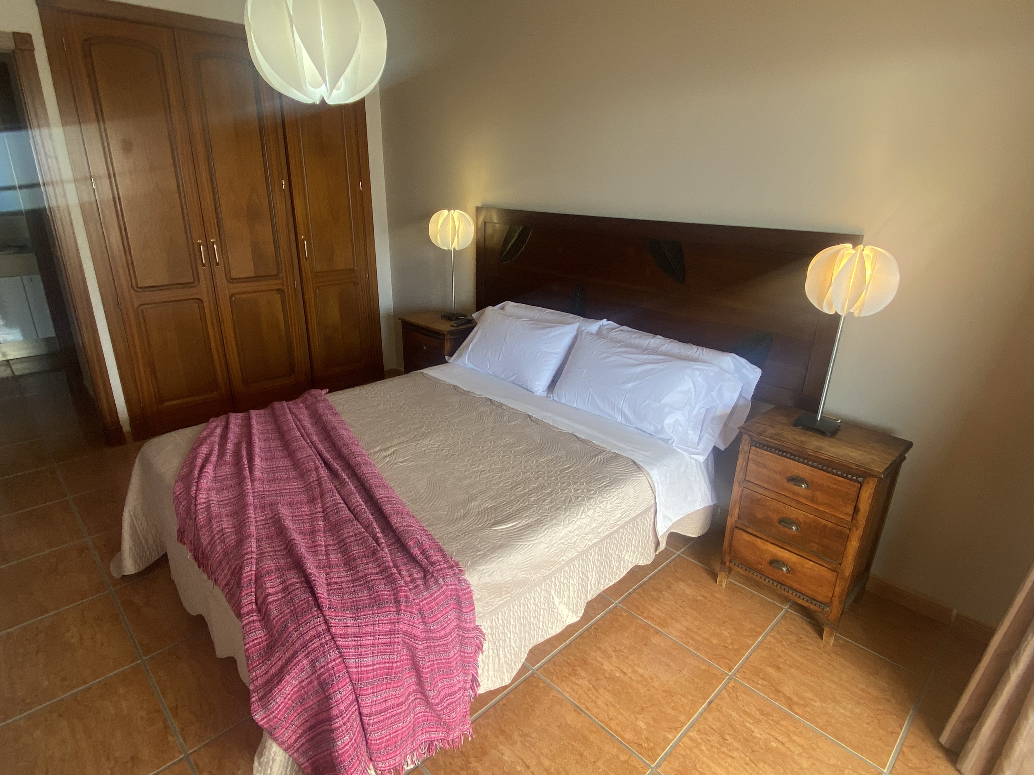 Camera da letto matrimoniale con biancheria in cotone a Seaview Aguamarina